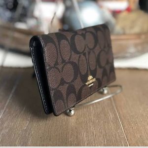 COACH BIFOLD WALLET IN SIGNATURE